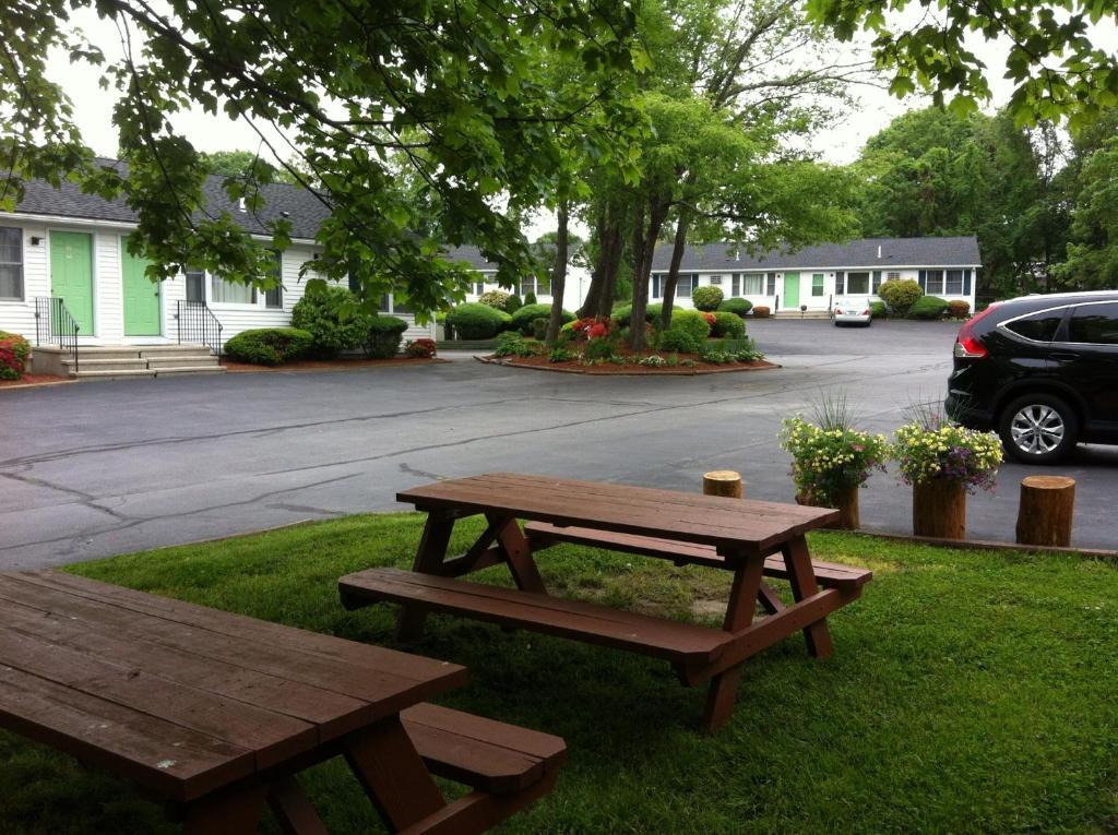 Founder'S Brook Motel And Suites Portsmouth Exterior foto